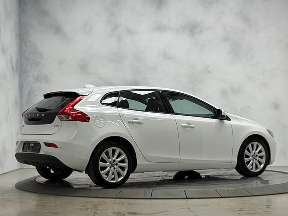 Volvo V40 7 of 30