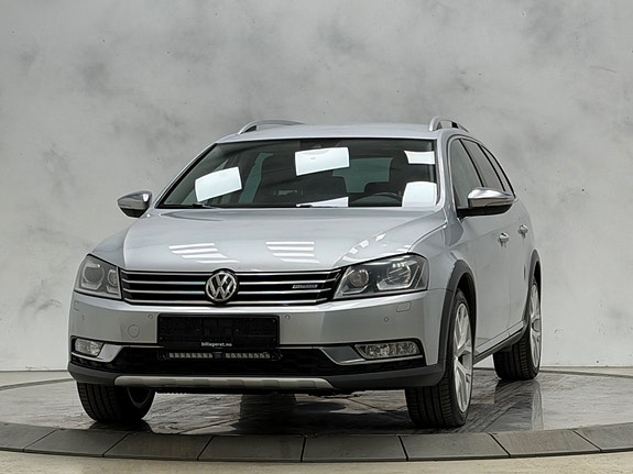 Volkswagen Passat Alltrack 2 of 5