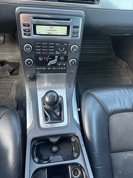 Volvo V70 9 of 19