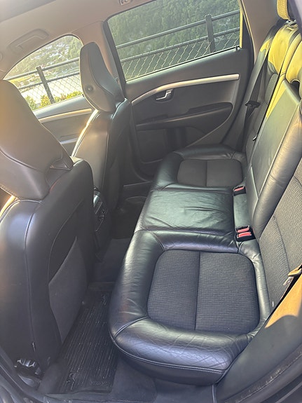 Volvo V70 13 of 19