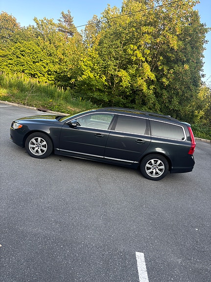 Volvo V70 4 of 19