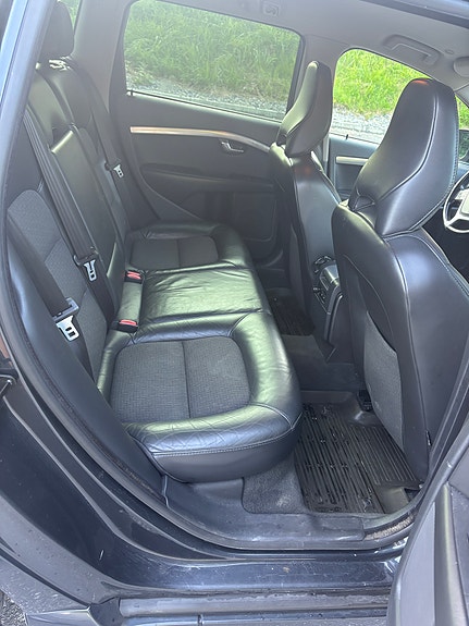 Volvo V70 12 of 19