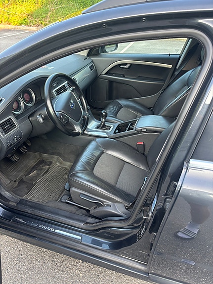 Volvo V70 7 of 19