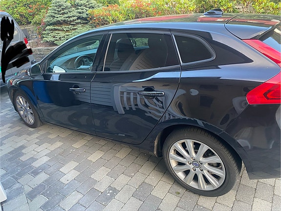Volvo V40 4 of 15