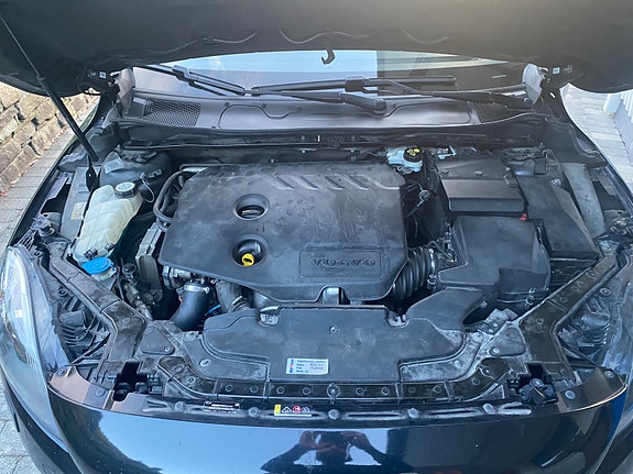 Volvo V40 8 of 15