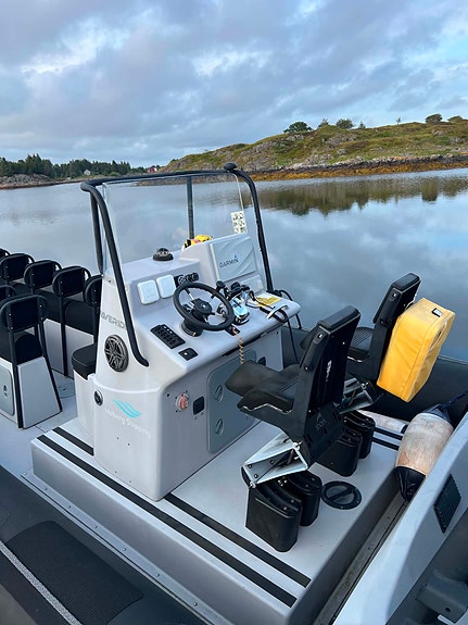 Strøken RIB (12 pass.) med 2x350hk Suzuki 7 of 8