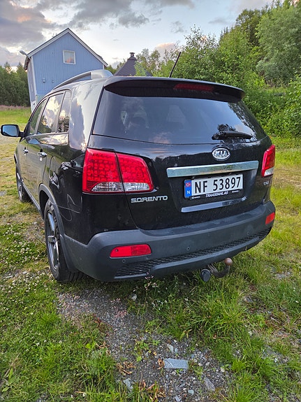 Kia Sorento 3 of 5