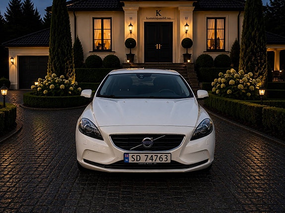 Volvo V40 2 of 5
