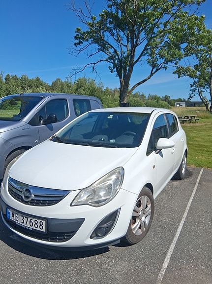 Opel Corsa 2 of 4