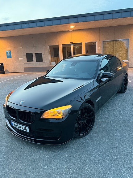 BMW 740d 25 of 30