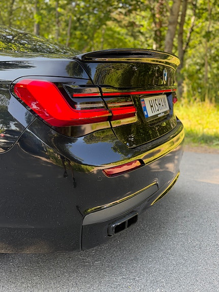 BMW 740d 14 of 30
