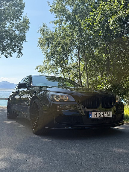 BMW 740d 2 of 30