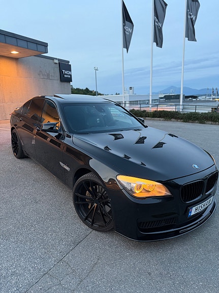 BMW 740d 27 of 30