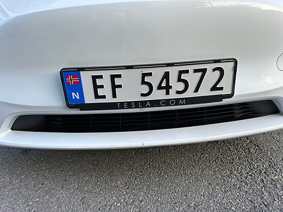 Tesla Model Y 16 of 16
