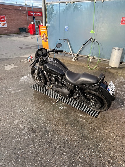 Harley-Davidson 2005 Harley-Davidson FXDXI Dyna Super Glide Sport , SE Stage 3 3 of 5