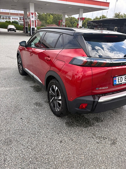 Peugeot e-2008 9 of 27
