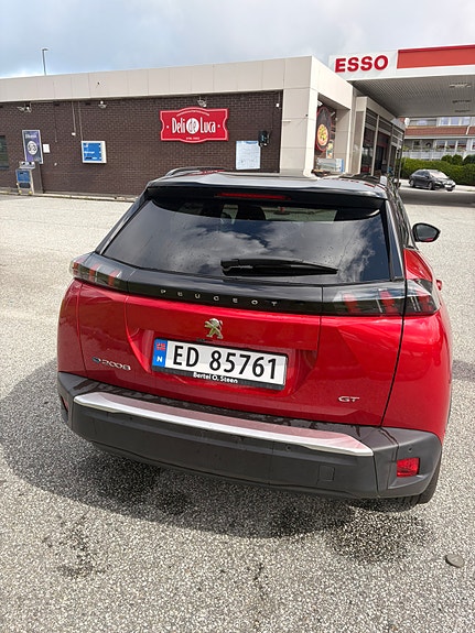 Peugeot e-2008 10 of 27
