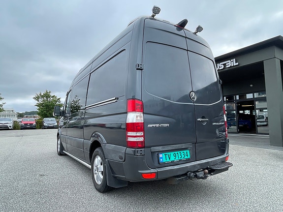 Mercedes-Benz Sprinter 3 of 5