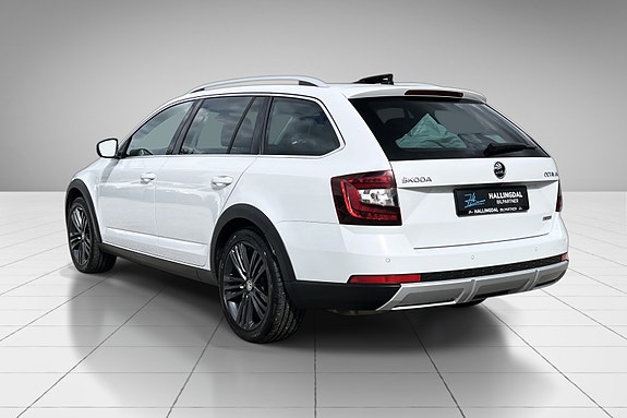 Skoda Octavia Scout 4 of 5