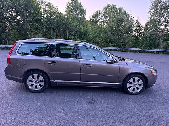 Volvo V70 6 of 30