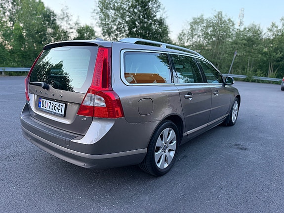 Volvo V70 5 of 30
