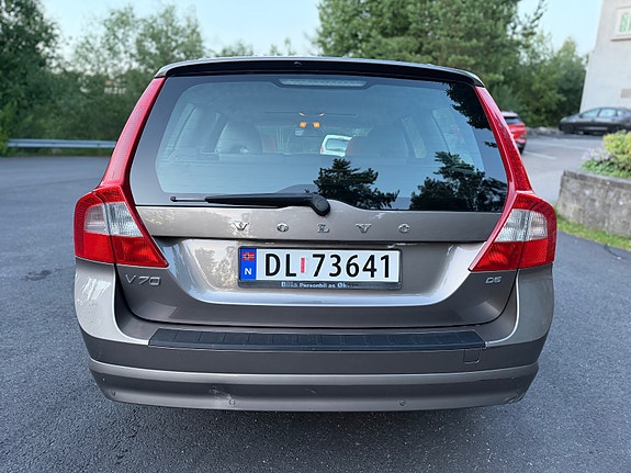 Volvo V70 4 of 30