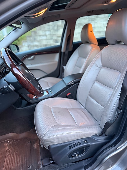 Volvo V70 9 of 30