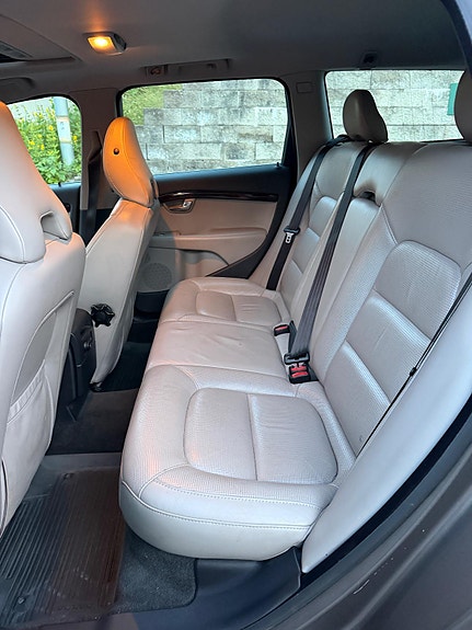 Volvo V70 13 of 30