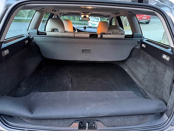 Volvo V70 14 of 30