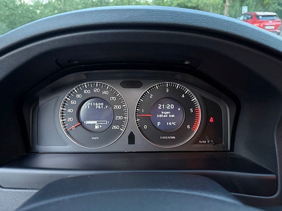 Volvo V70 19 of 30
