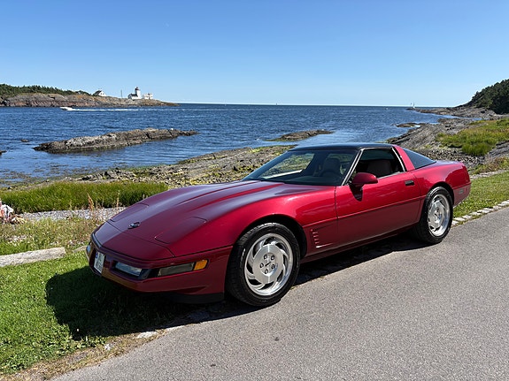 Chevrolet Corvette 6 of 18