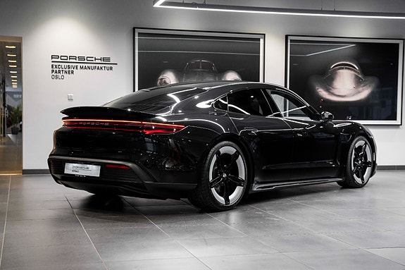 Porsche Taycan 7 of 30