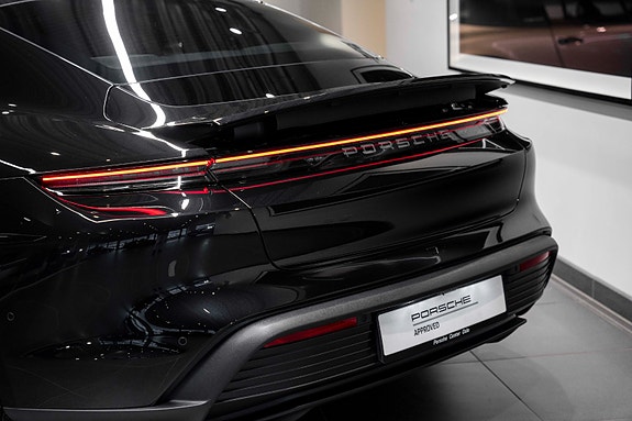 Porsche Taycan 4 of 30