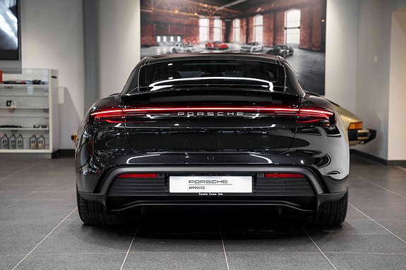 Porsche Taycan 5 of 30