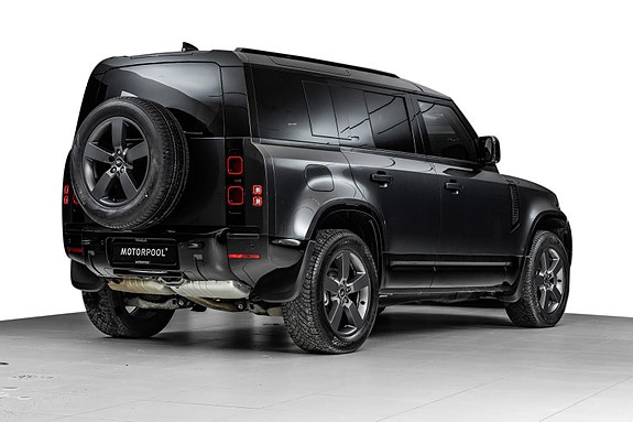 Land Rover Defender 110 4 of 30