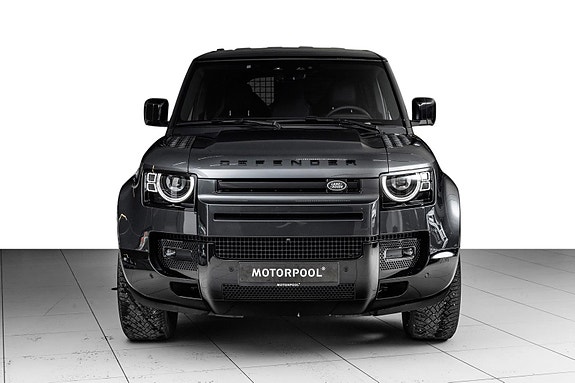 Land Rover Defender 110 3 of 30