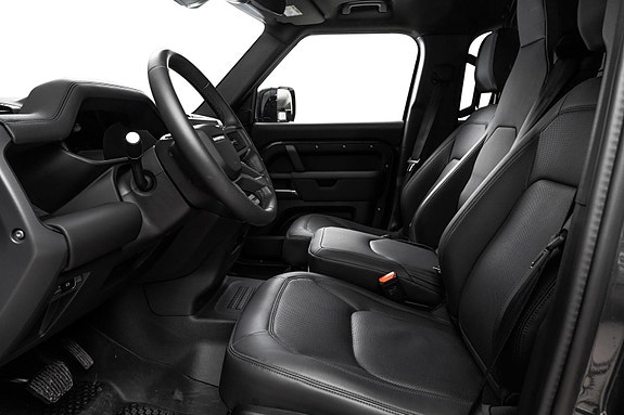 Land Rover Defender 110 7 of 30