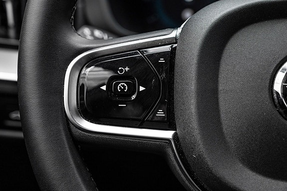 Volvo XC60 14 of 30