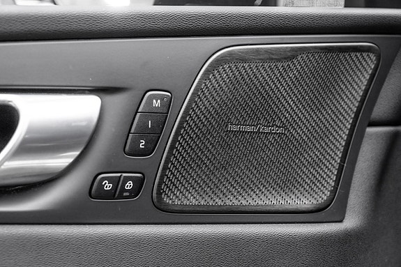 Volvo XC60 22 of 30