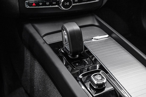 Volvo XC60 17 of 30