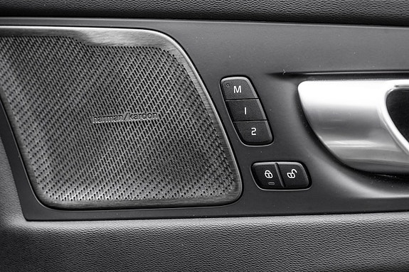 Volvo XC60 25 of 30