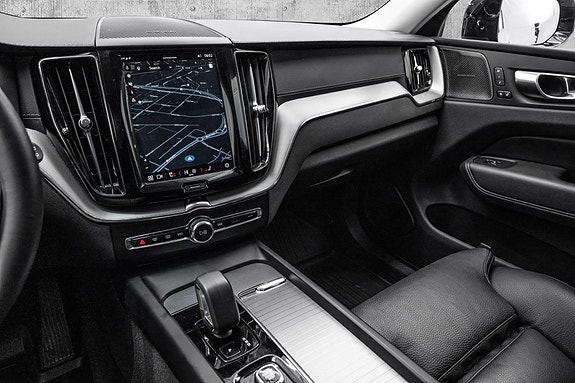 Volvo XC60 16 of 30