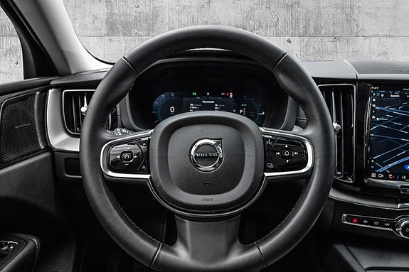 Volvo XC60 13 of 30
