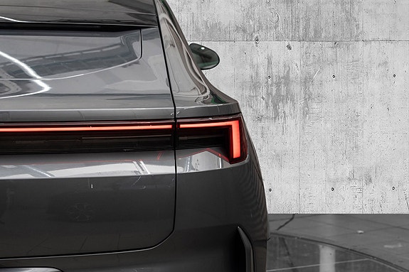 Polestar 4 8 of 25