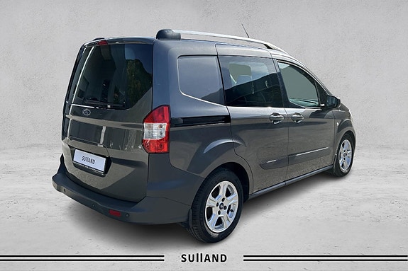 Ford Transit Courier 5 of 5
