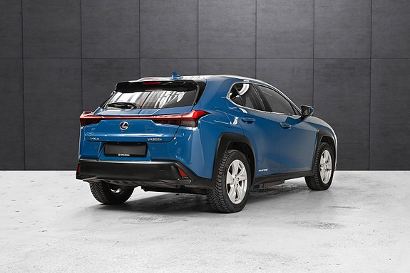 Lexus UX300e 4 of 25