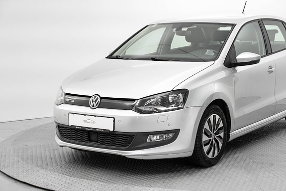 Volkswagen Polo 2 of 5