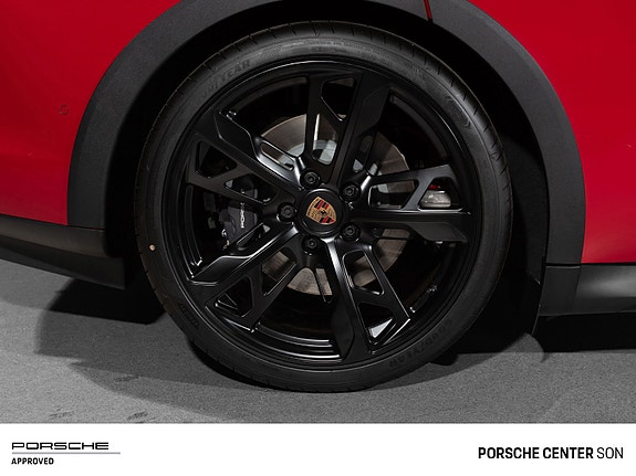 Porsche Taycan Cross Turismo 21 of 30