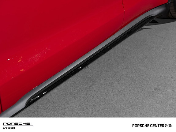 Porsche Taycan Cross Turismo 12 of 30