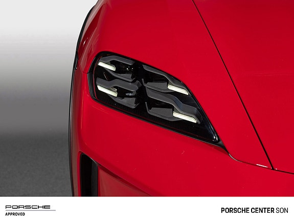 Porsche Taycan Cross Turismo 14 of 30